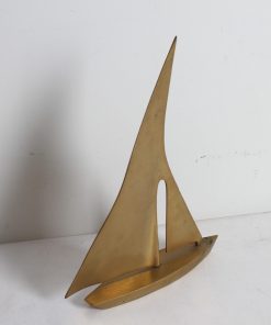 Bateau en métal doré