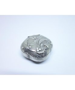 Boîte argent massif quadrilobé, motif de Gui, Art Nouveau.