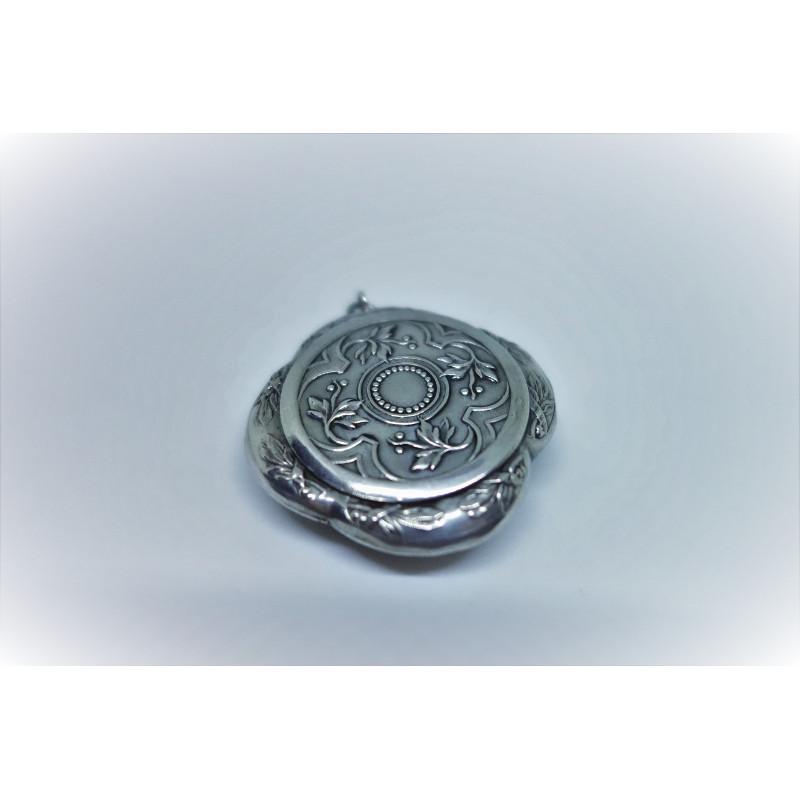 Petite boîte argent quadrilobé. – Image 3