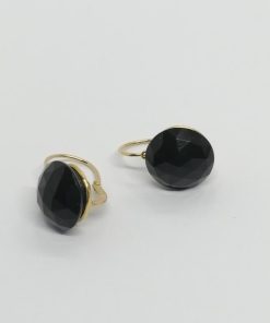 Boucles d&rsquo;oreilles en or jaune, et onyx taillé et facetté, 1920-25.