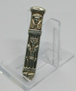 Porte-aiguilles en argent massif, modèle Pharaon, vers 1900.