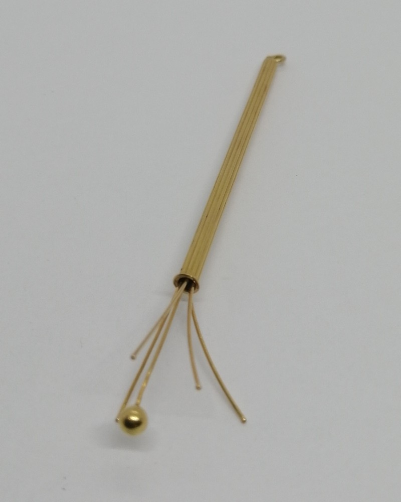 Touilleur à champagne en or, façon stylet de poche, vers 1920-30. – Image 4