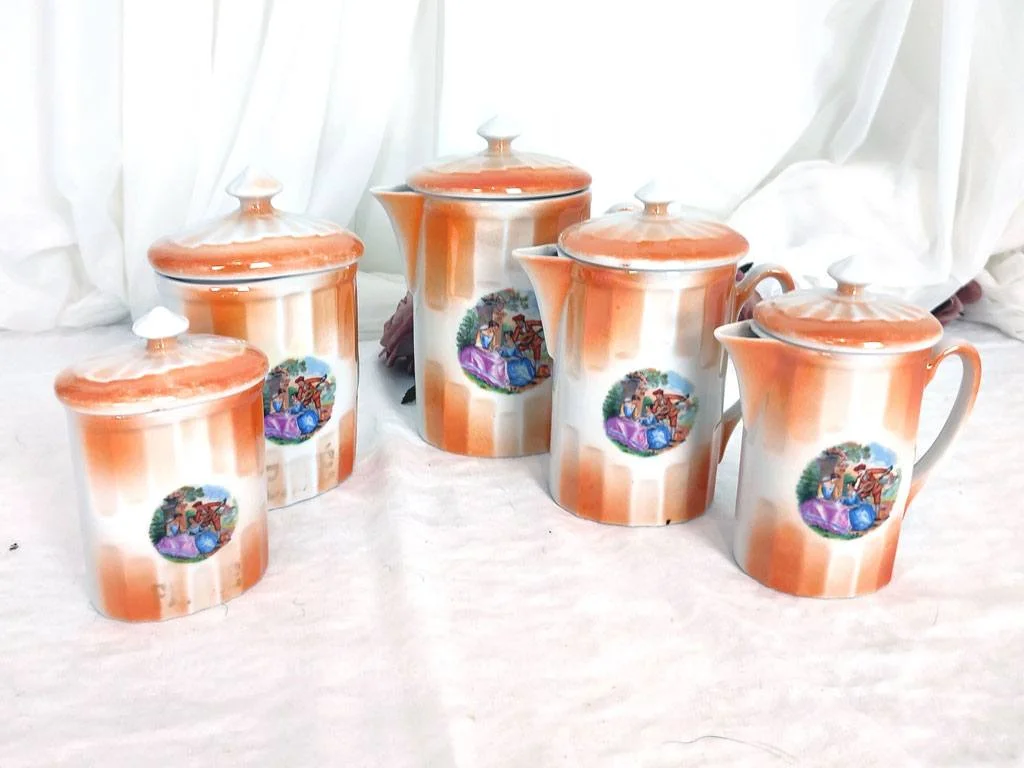 Lot avec couvercle 3 pichets et 2 pots vintages – Image 2