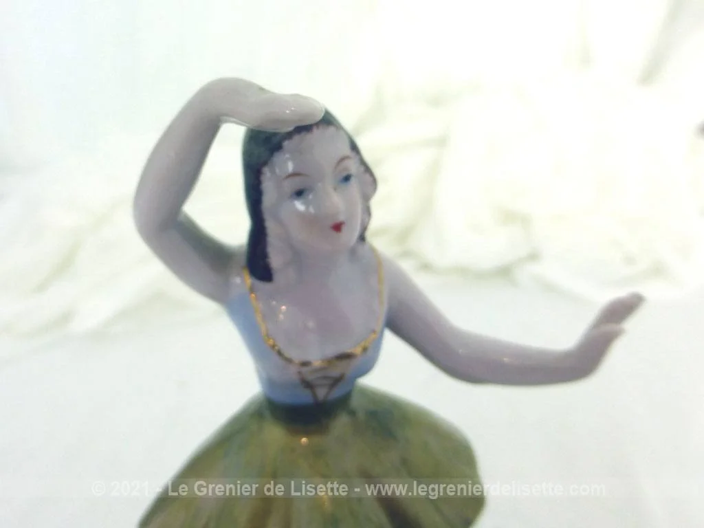 Figurine céramique danseuse jupe piédestal – Image 8