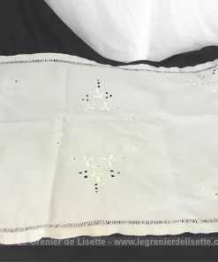 Sur-nappe coton lin jours et broderies