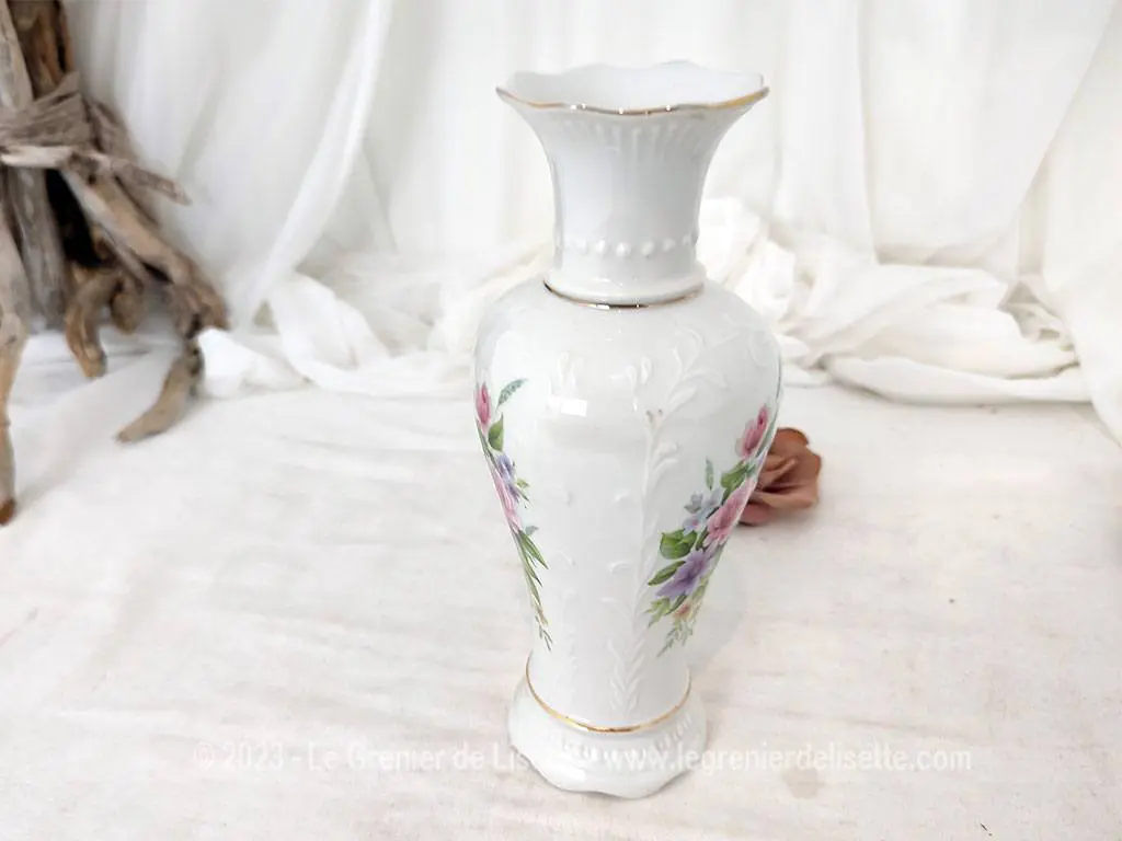 Petit vase 3 pans décors bouquet porcelaine Sanbo – Image 3