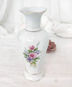 Petit vase 3 pans décors bouquet porcelaine Sanbo